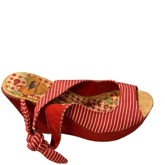 Rocket Dog Red White Striped 4” Wedge Sandals Peep Toe Open Heel Bows - Picture 7 of 7